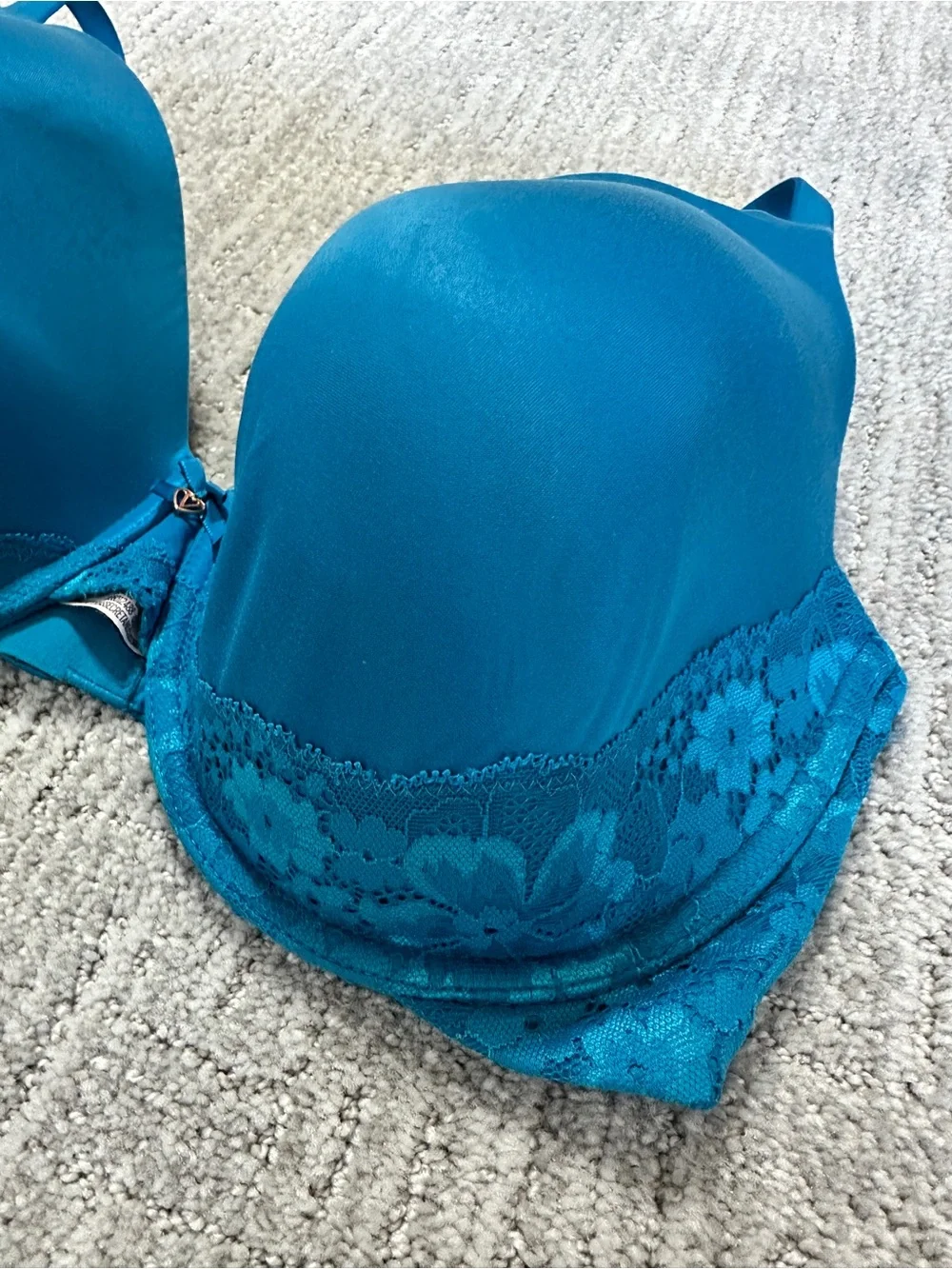 Victoria's Secret Teal Lace-Trim Underwire Bra - Picture 3 of 11
